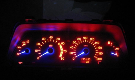цветовая подсветка панели приборов ВАЗ 2110