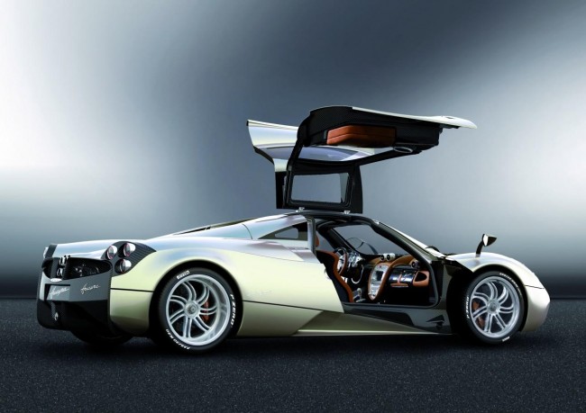 Новый суперкар Pagani Huayra представлен официально