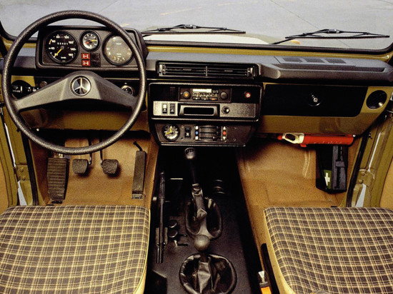 интерьер Mercedes G-class W461 1979