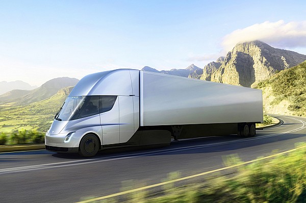 Tesla Semi - грузовой автомобиль на электрической тяге изображение 1