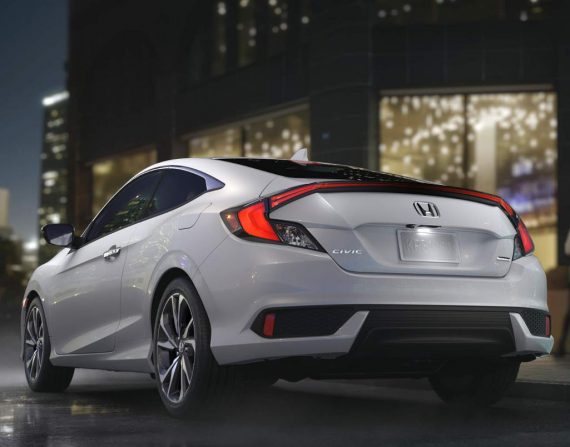 новое купе Honda Civic 2019 задняя часть