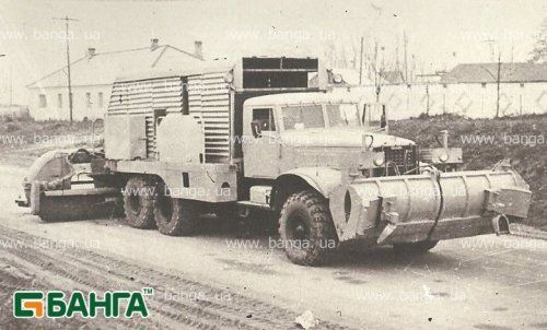 Аэродромно-уборочная машина Д-735