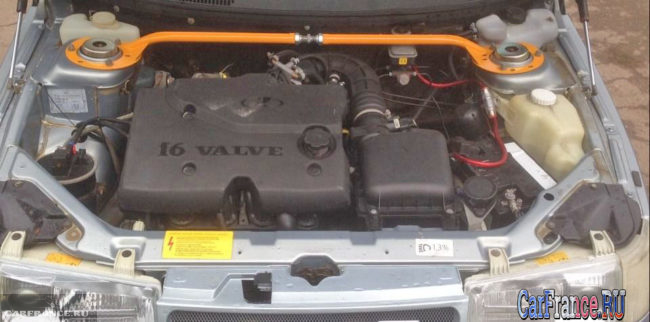 Общий вид двигателя и системы зажигания ВАЗ-2112