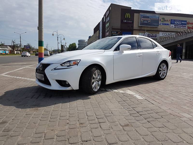 Lexus IS 200