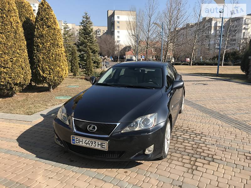 Lexus IS 220