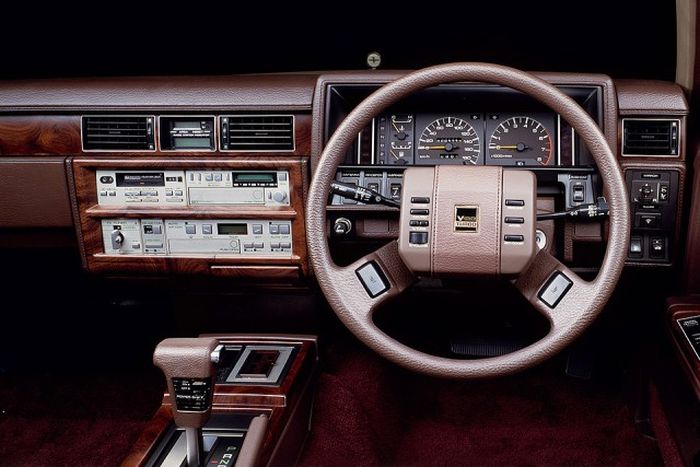Роскошные интерьеры автомобилей 80-х (18 фото)