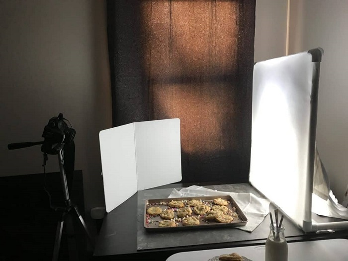 A DIY photography lighting diffuser setup