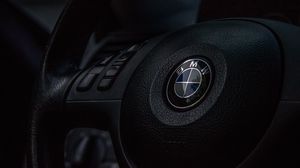 Превью обои bmw, руль, логотип