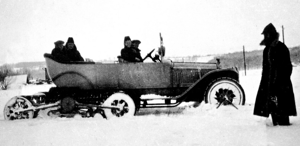 Легковой Packard с движителями Кегресса на испытаниях под Москвой. 1928 год