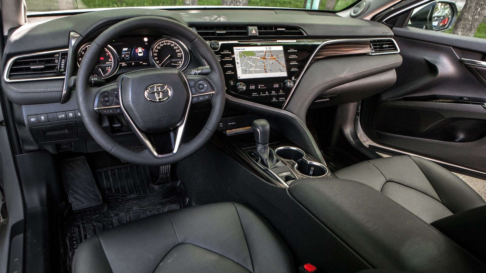 Toyota Camry интерьер