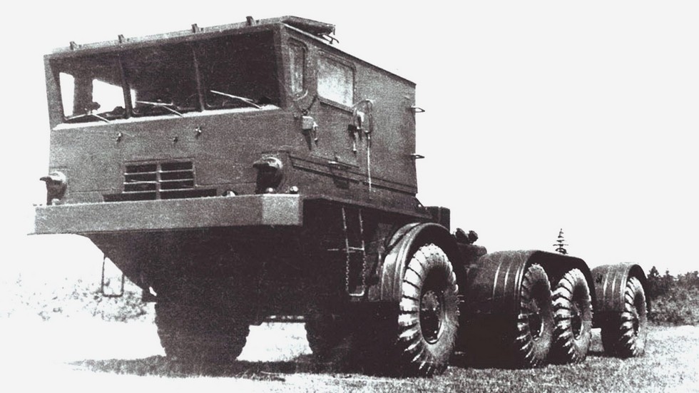 Длиннобазное шасси БАЗ-135МБ с 300-сильным двигателем V8 (из архива Н. Щербакова)