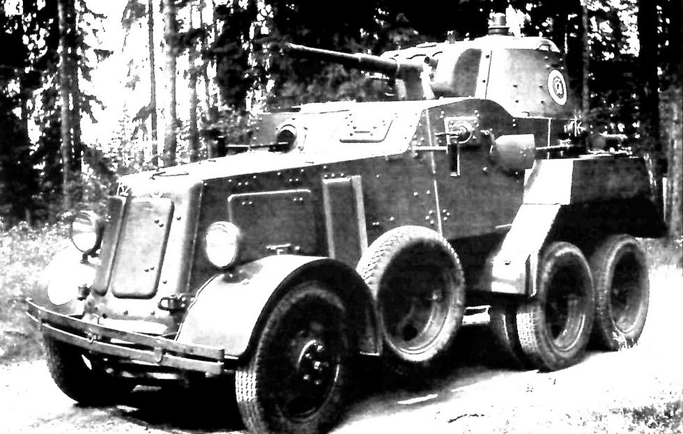 Переделанная в Финляндии бронемашина БА-10М с мотором Ford V8