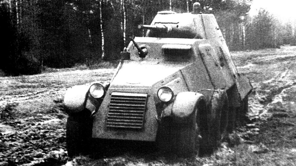 Испытания мощного дизельного броневика БА-11Д (из архива М. Соколова)