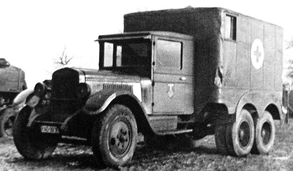 Машина медицинской службы в специальном кузове на ЗИС-6 (из архива H. Hoppe)