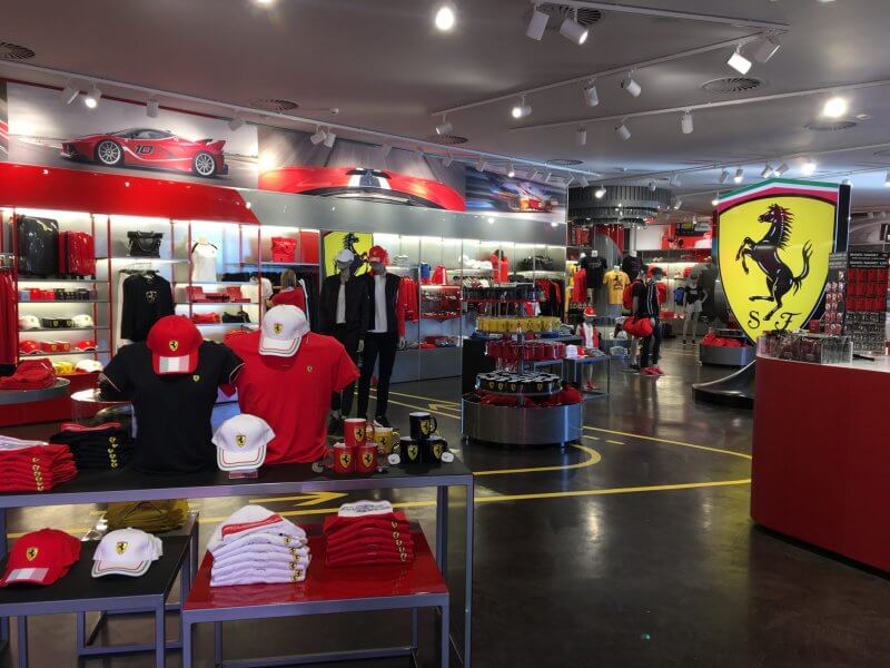 Магазин в Ferrari Land