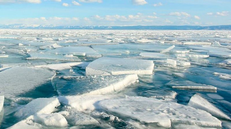 Озеро Байкал таяние льда