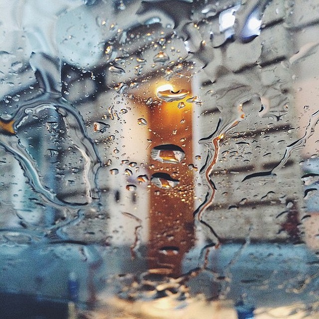 Люблю, очень люблю летний дождь! Все самые любимые состояния-настроения приходят ко мне в такую погоду: мечтательное, задумчивое, романтичное и даже философское. ФОТО: Анастасия Дрожжина "ВКонтакте" 