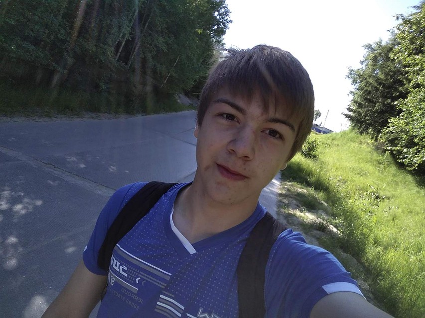 Андрей ехал на мотоцикле в шлеме по главной дороге. Фото: личная страница юноши в соцсети 