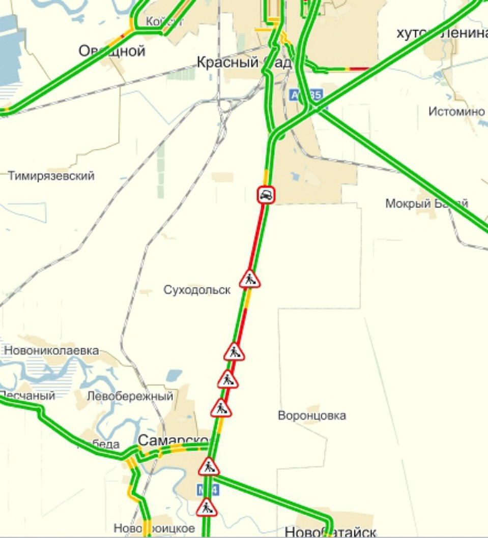 Красный цвет на карте красноречиво свидетельствует о том, как "весело" придется ехать по М-4 в сторону Самарского: пробка начинается фактически уже от Батайска. Фото: Яндекс-Карты. 