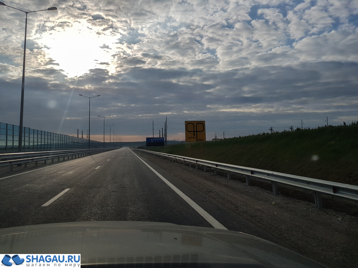Подъезд к Крымскому мосту в Тамани
