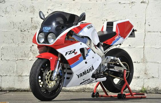 Yamaha FZR 400 фото
