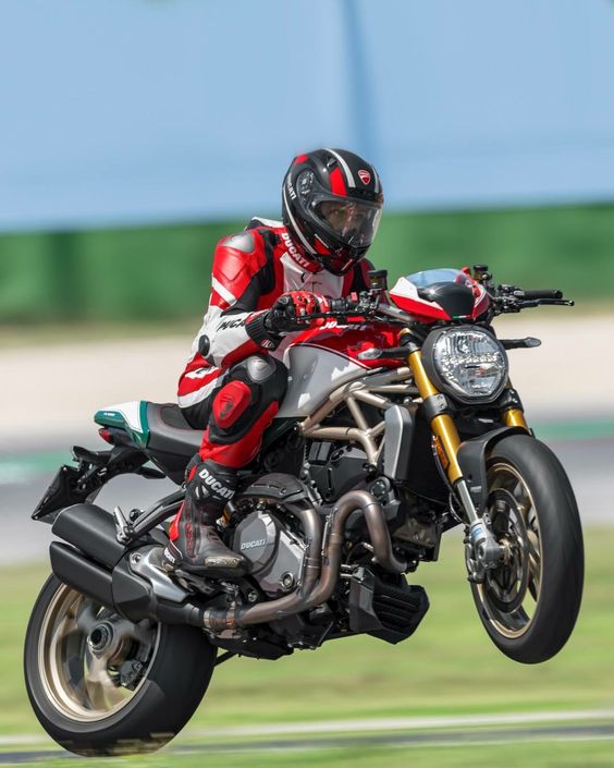 Фото Ducati Monster 1200