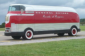 GM Futurliner в Flint 2011.jpg