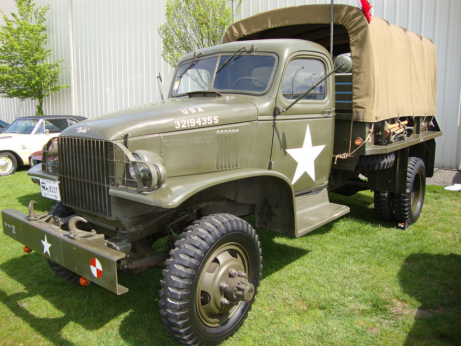 ​Chevrolet G506, США. Производился с 1940 по 1945 годы. Построено 168 603 машины, из них от 47 700 до 151 053 (по разным источникам) были отправлены в СССР. Колёсная формула 4×4, двигатель 83 л.с. Скорость до 77 км/ч. Грузоподъёмность 1,5 тонны flickr.com - Рабочие лошадки Второй мировой 