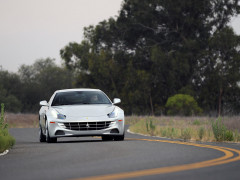 Ferrari FF фото