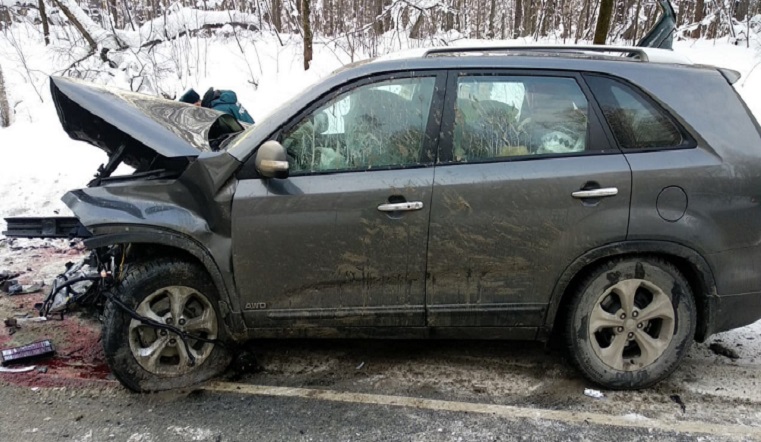 Авто развалились на части. В страшном ДТП на Урале погибли 2 человека, 2 пострадали