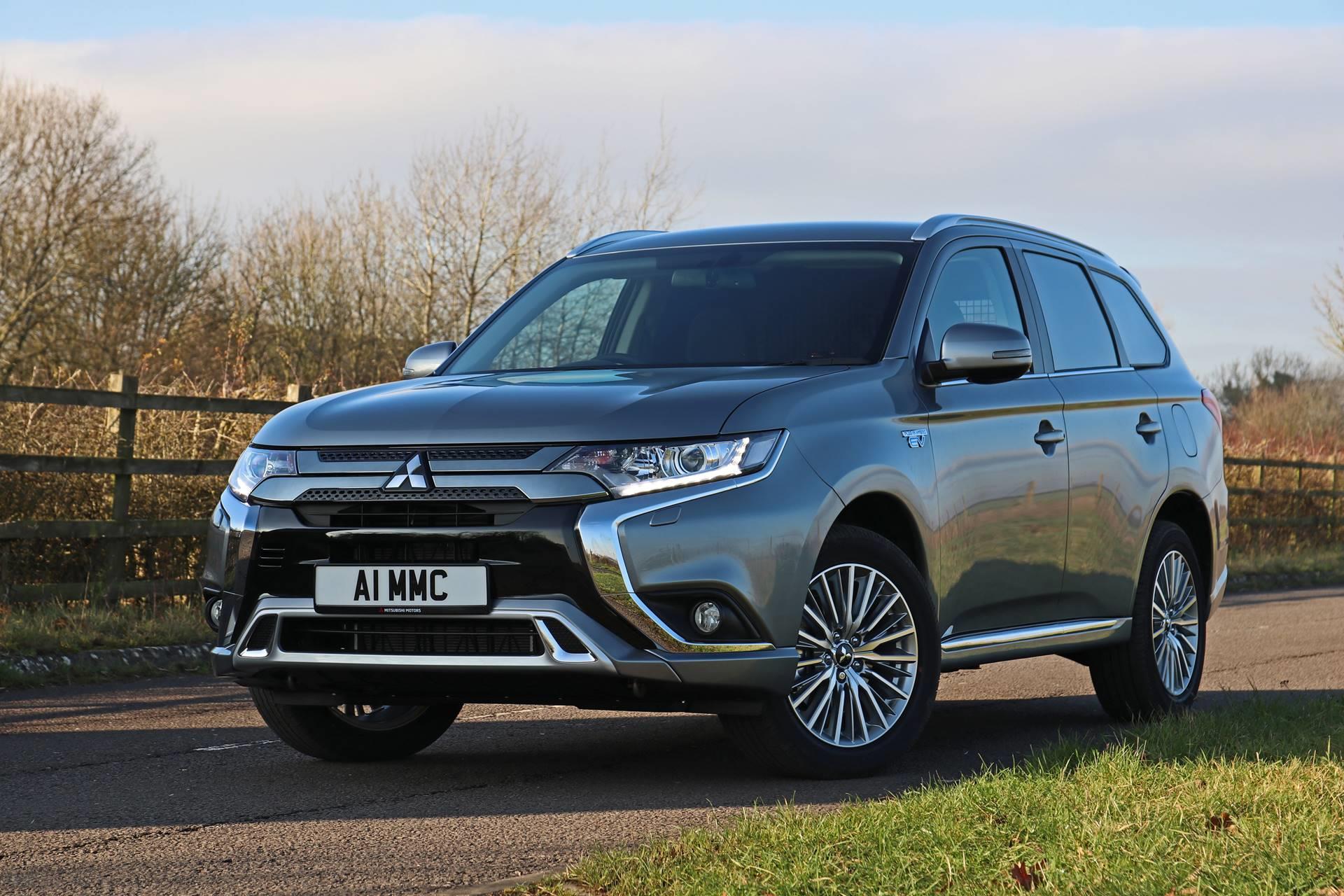 Митсубиси аутлендер 2019. Митсубиси Аутлендер PHEV. Mitsubishi Outlander PHEV. Mitsubishi Outlander PHEV 2019. Митсубиси Аутлендер 2020 PHEV.