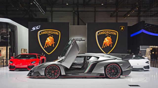 Супердорогие суперкары от Lamborghini и Ferrari на Женевском Автосалоне