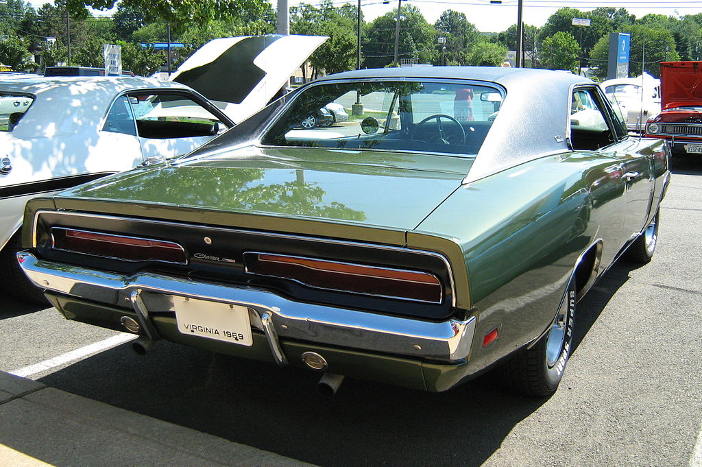 1024px-1969_Dodge_Charger_green_R